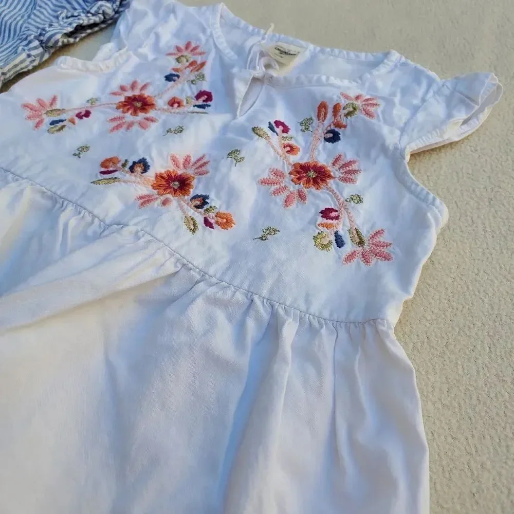 Girls 2 tops and skirt bundle Size 4-5